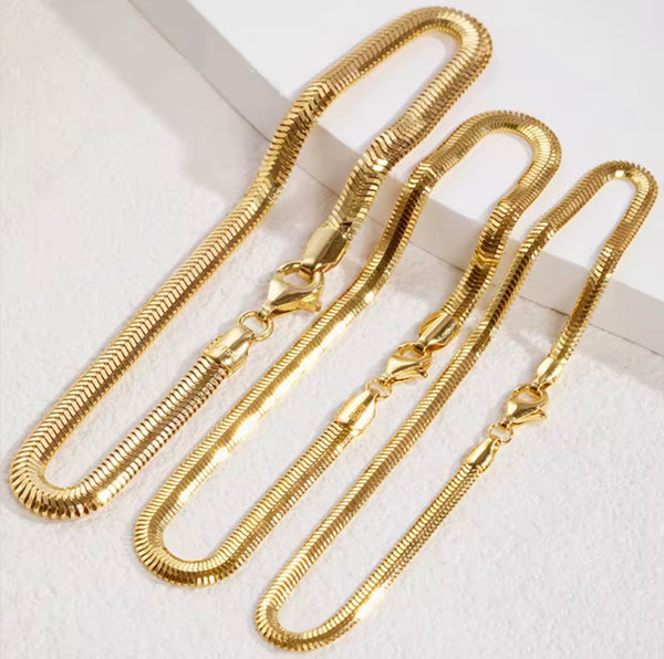 18K Solid Gold Herringbone Bracelet Italian AU750 Flat Snake Chain
