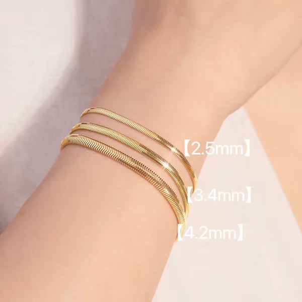 18K Solid Gold Herringbone Bracelet Italian AU750 Flat Snake Chain