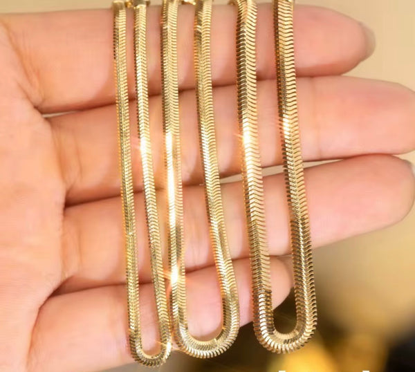 18K Solid Gold Herringbone Bracelet Italian AU750 Flat Snake Chain